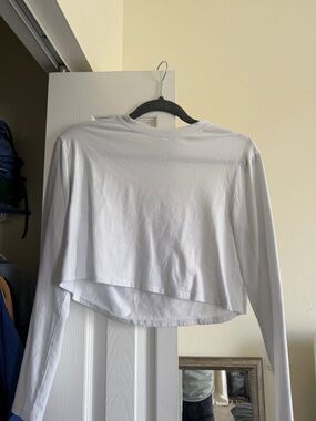 Better Be White Cropped Long Sleeve Tee Top